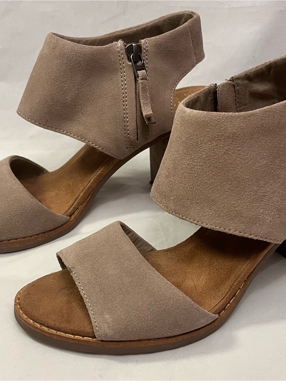 Toms Majorca Women’s Taupe Suede Block Heel Sandals - Picture 2 of 7
